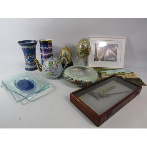 2082 - Mixed lot to include oriental ceramics, Art glass, etc.