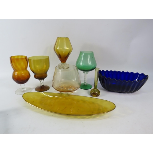 2083 - Selection of coloured art glass.