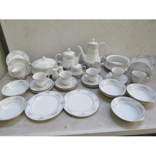 898 - Part Dinner/Teaset in the Sweet Leilani pattern by Noritiake  all in good condition.  (please rememb... 