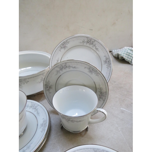 898 - Part Dinner/Teaset in the Sweet Leilani pattern by Noritiake  all in good condition.  (please rememb... 