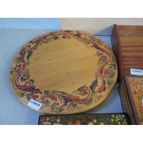 2086 - Selection of Wooden items to include turning cake decorators board plus decorated lidded boxes. See ... 