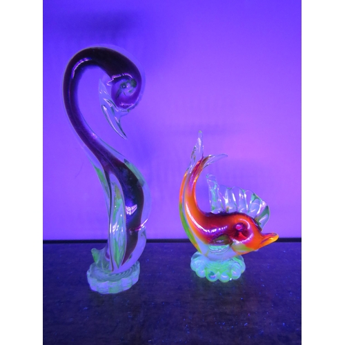 66 - Murano uranuim art glass duck and fish, the tallest measures, 8.5