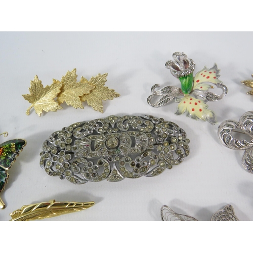 115 - Selection of vintage brooches including Filigree silver.