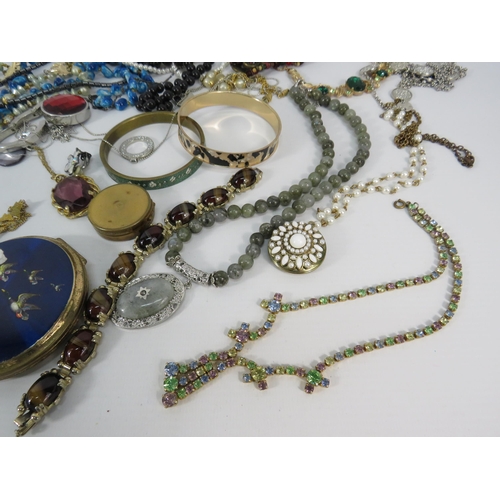 127 - Selection of vintage costume jewellery and compacts.