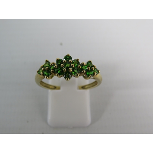 179 - 9ct Yellow Gold Diopside flower cluster ring, finger size 