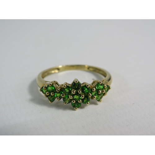 179 - 9ct Yellow Gold Diopside flower cluster ring, finger size 