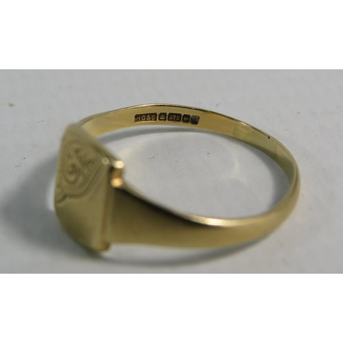 191 - 9ct Yellow gold ladies signet ring, finger size 