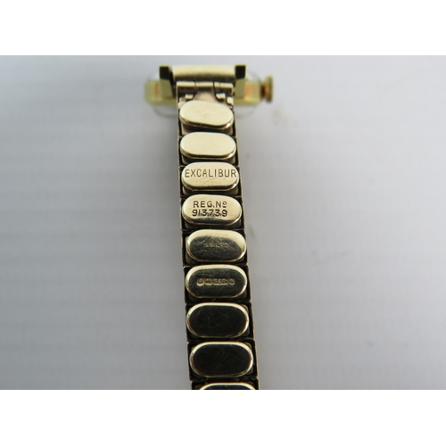 194 - Ladies Accurist 21 jewel mechanical wristwatch with 9ct gold expanding strap. In running order.