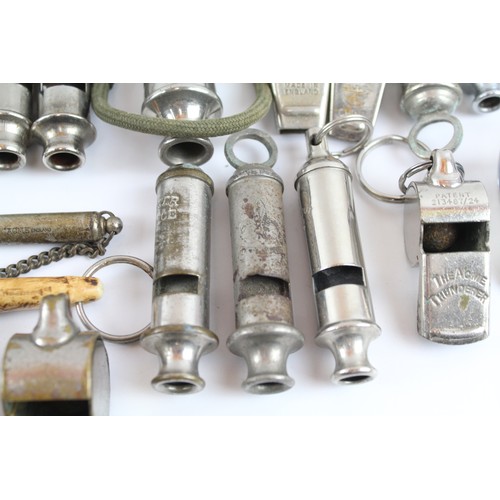 556 - Mixed Whistles Inc Acme Thunderer, Boy Scout, Etc  684628