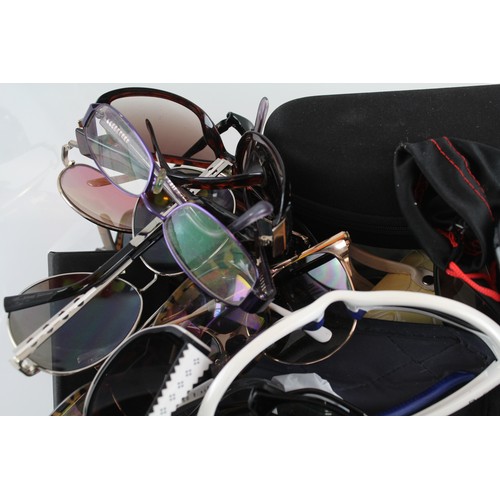 560 - Joblot Of Assorted Sunglasses Inc Branded, Cased, Modern Etc 701240