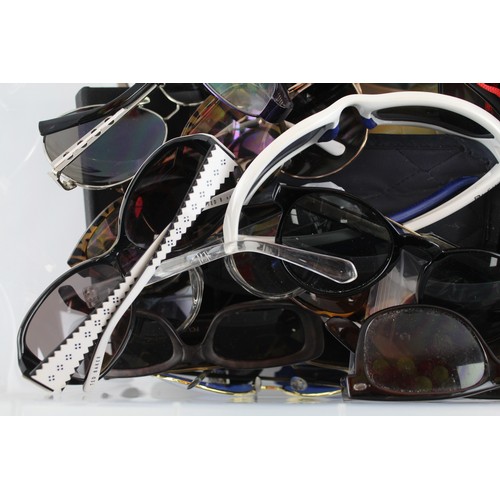 560 - Joblot Of Assorted Sunglasses Inc Branded, Cased, Modern Etc 701240