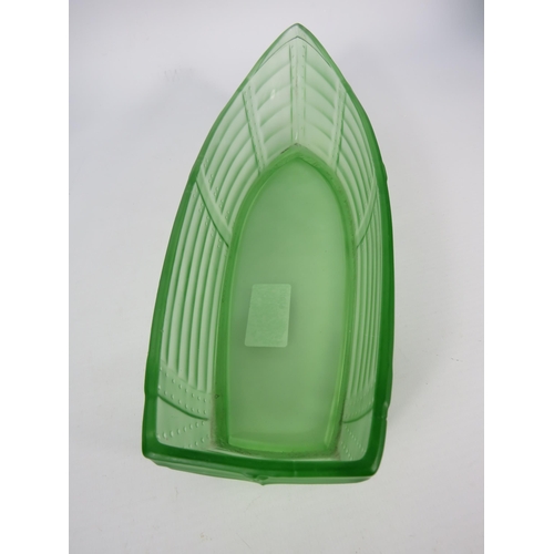 223 - Carl Shutte Uranium glass sailing boat, 9 1/4