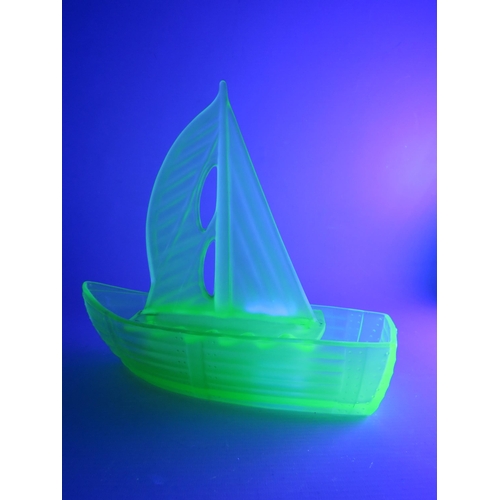 223 - Carl Shutte Uranium glass sailing boat, 9 1/4