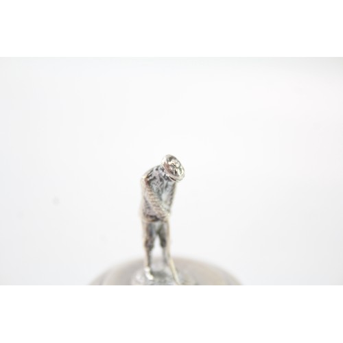 580 - Hallmarked 2000 Millennium Novelty Golfer Paperweight / Ornament 48g 2331447