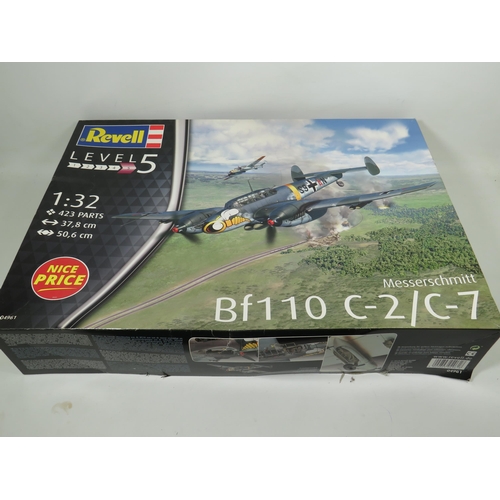 805 - Boxed Revell, Level 5 1:32 Scale Plastic Model Kit of a WW2 German Aircraft. In unused condition wit... 