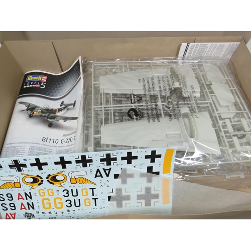 805 - Boxed Revell, Level 5 1:32 Scale Plastic Model Kit of a WW2 German Aircraft. In unused condition wit... 