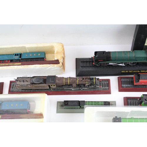 652 - Display Model Trains Inc Mallard, Flying Scotsman, Atlas, Boxed, Etc x 16 2306508