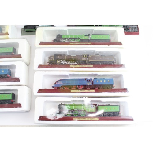 652 - Display Model Trains Inc Mallard, Flying Scotsman, Atlas, Boxed, Etc x 16 2306508