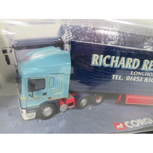 892 - Large Boxed Corgi Powder Tanker plus large Artic and Trailer in hinged fronted perspex case. Both in... 