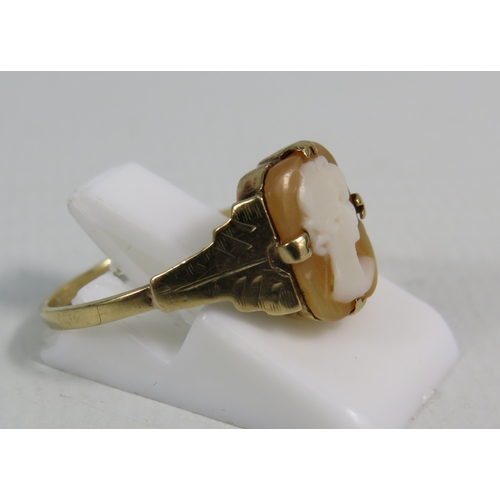 347 - 9ct gold Cameo set ring, finger size 