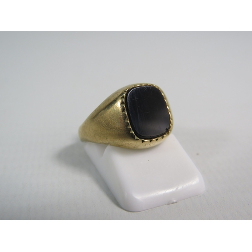 348 - 9ct gold onyx signet ring, finger size 