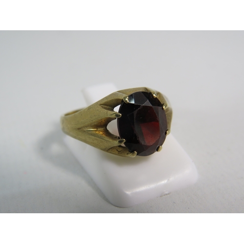 353 - Vintage 9ct gold garnet ring (10mm by 8mm). Finger size 