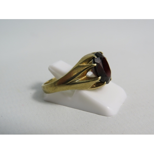 353 - Vintage 9ct gold garnet ring (10mm by 8mm). Finger size 