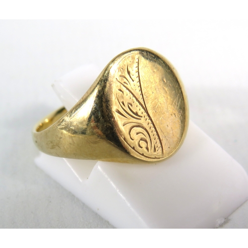 372 - 9ct Gold signet ring, finger size 