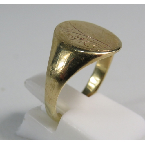 372 - 9ct Gold signet ring, finger size 