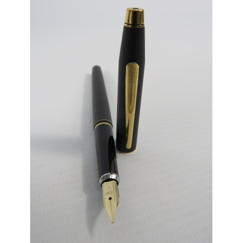 411 - Vintage Cross 2506 classic black fountain pen.