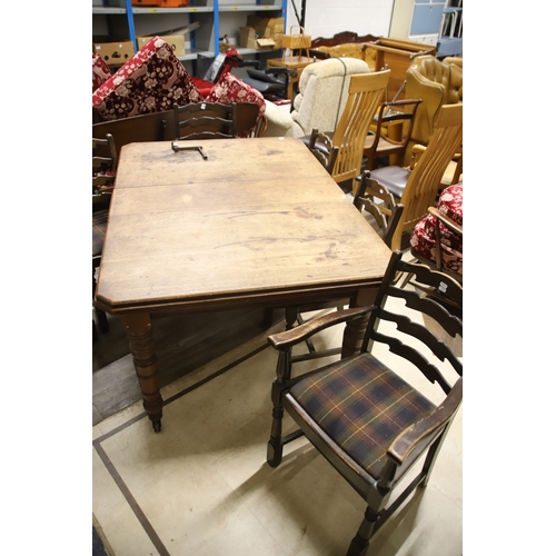 1231 - Medium sized Mahogany extending table with Four Dining chairs and Two Carver chairs H:30 x W:59 x D:... 