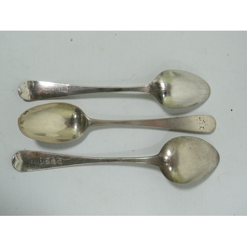 1021 - Three Georgian Teaspoons.  Total weight 34.7g.  See photos