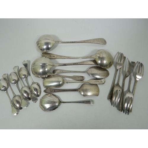 1025 - Good Selection of Georgian Silver Flatware to include cake forks, Tea spoons, Caddy spoons etc. Tota... 