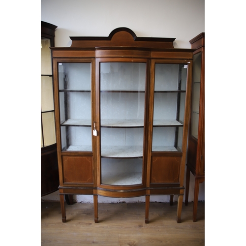 1274 - Edwardian Era Bow Panel Display cabinet in very good condition. (Ex Potters Display Cabinet)  Measur... 