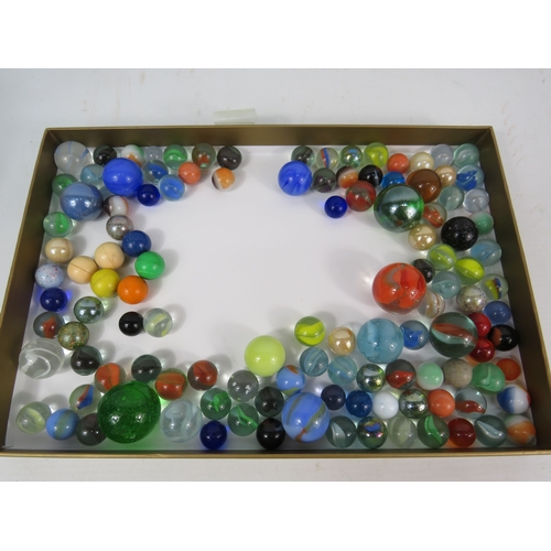 1492 - Selection of vintage glass marbles, various sizes.