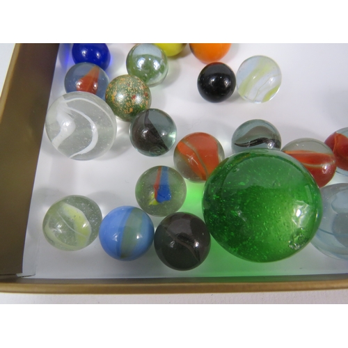 1492 - Selection of vintage glass marbles, various sizes.