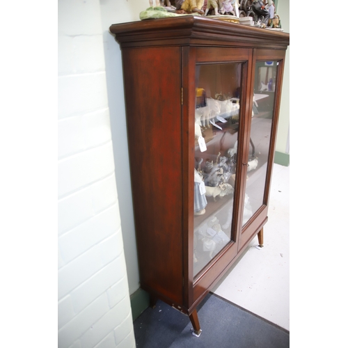 1706 - Glass Bookcase with mid 20th C Era.  H:50 x W:39 x D:13 inches. See photos. (ornaments are not part ... 