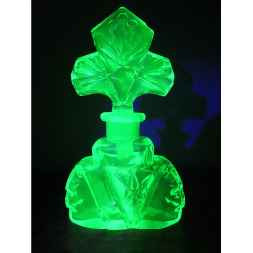 25 - Art deco green uranium glass scent bottle, 4.5