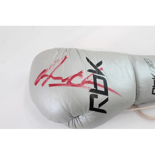 320 - Vintage Reebok Signed Boxing Glove No Certificate & No Name  387671