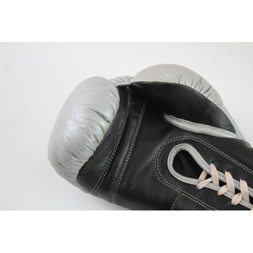 320 - Vintage Reebok Signed Boxing Glove No Certificate & No Name  387671