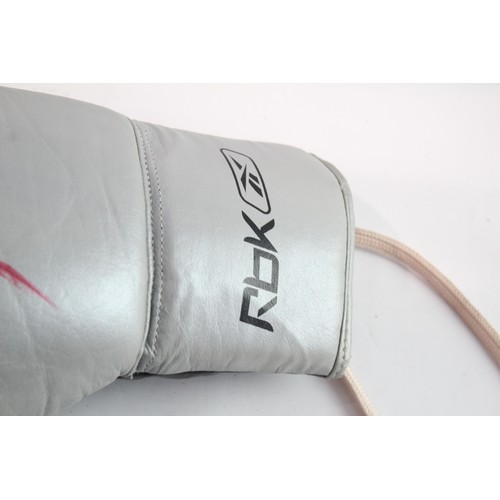 320 - Vintage Reebok Signed Boxing Glove No Certificate & No Name  387671