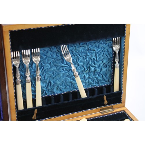 323 - Vintage Silver Plate Cutlery Set Fish Sets Floral Detail W/ Wooden Case 476376