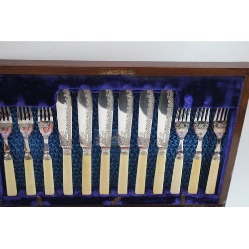 323 - Vintage Silver Plate Cutlery Set Fish Sets Floral Detail W/ Wooden Case 476376
