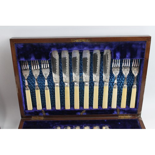 323 - Vintage Silver Plate Cutlery Set Fish Sets Floral Detail W/ Wooden Case 476376