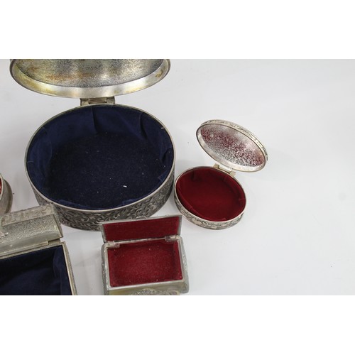 325 - Metal Boxes Inc Vintage, Novelty Heart Design, Etc  563837