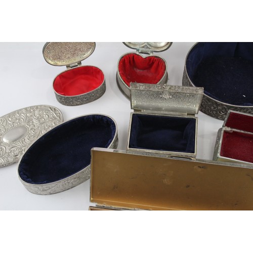 325 - Metal Boxes Inc Vintage, Novelty Heart Design, Etc  563837