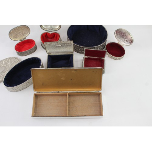 325 - Metal Boxes Inc Vintage, Novelty Heart Design, Etc  563837