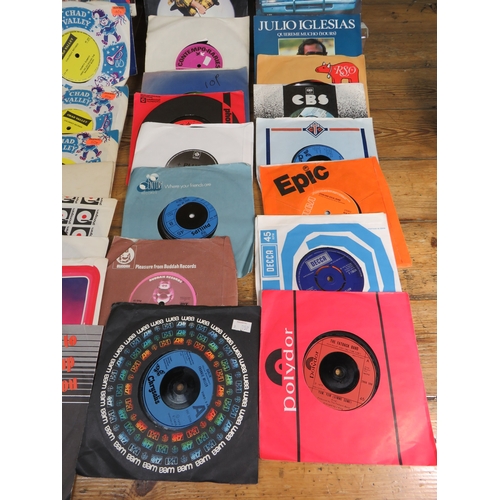 Large collection of 85+ vinyl 7-inch singles (45 RPM records) featuring ...