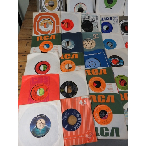 Large collection of 90+ vinyl 7-inch singles (45 RPM records) featuring ...