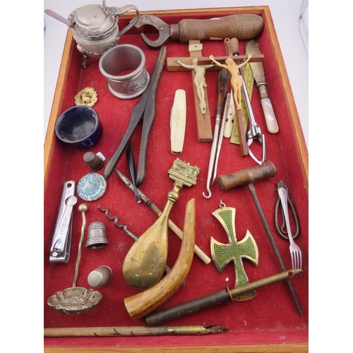 136 - Tray of small antiques and curios, including thimbles, blue salt, crucifixes, sewing tools, metalwar... 